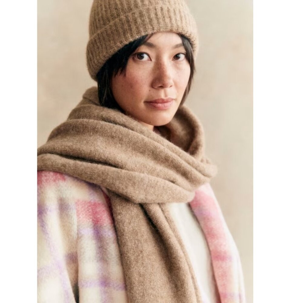 NWOT Sezane Marianne Baby Alpaca Camel Scarf Plush Fuzzy FIRM - Picture 2 of 16
